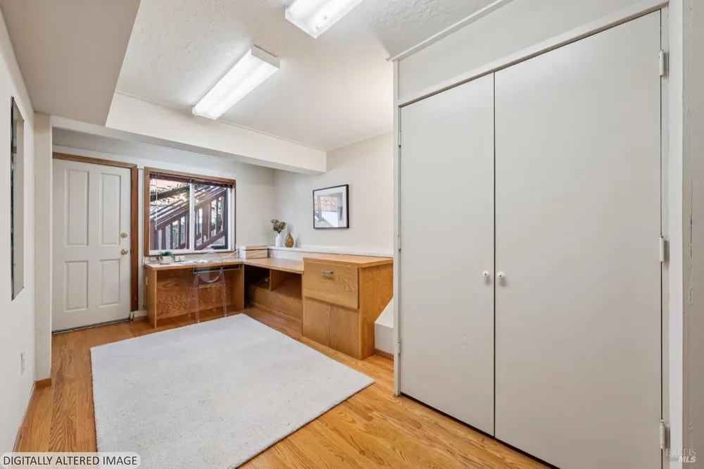 1091 W California Avenue Mill Valley, CA 94941