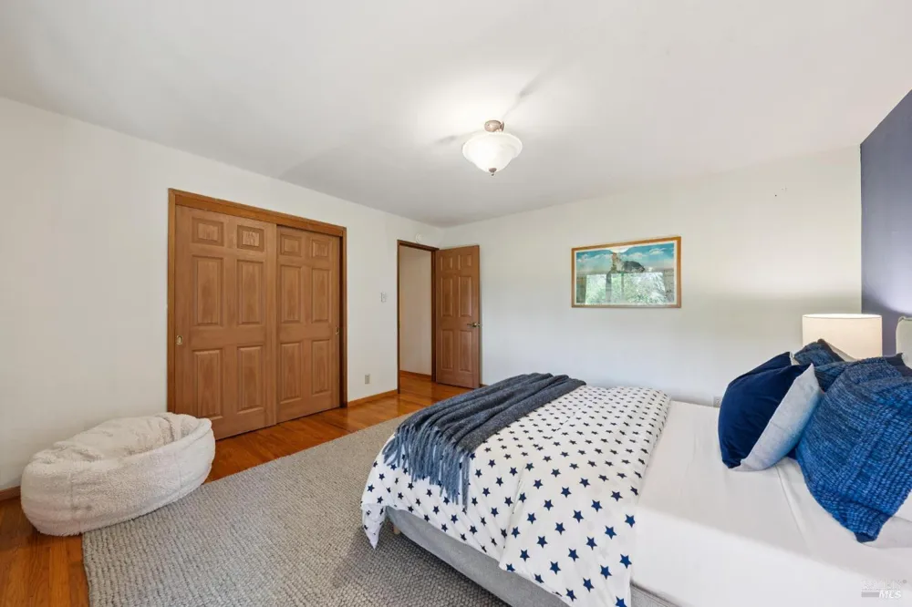 1091 W California Avenue Mill Valley, CA 94941
