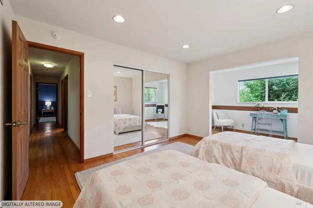 1091 W California Avenue Mill Valley, CA 94941