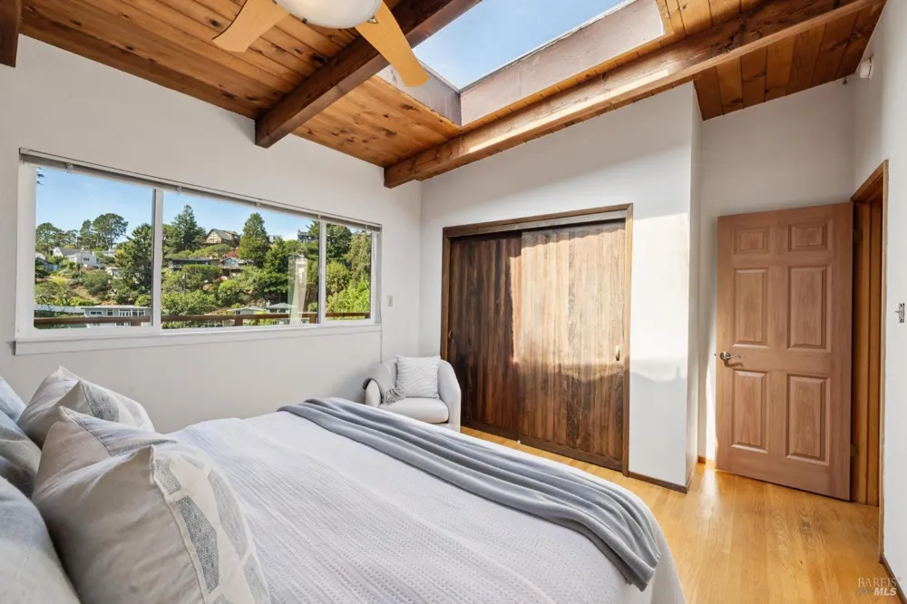 1091 W California Avenue Mill Valley, CA 94941