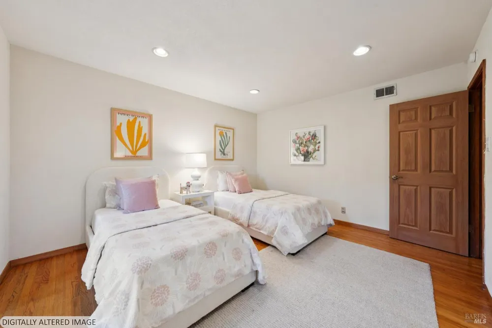 1091 W California Avenue Mill Valley, CA 94941