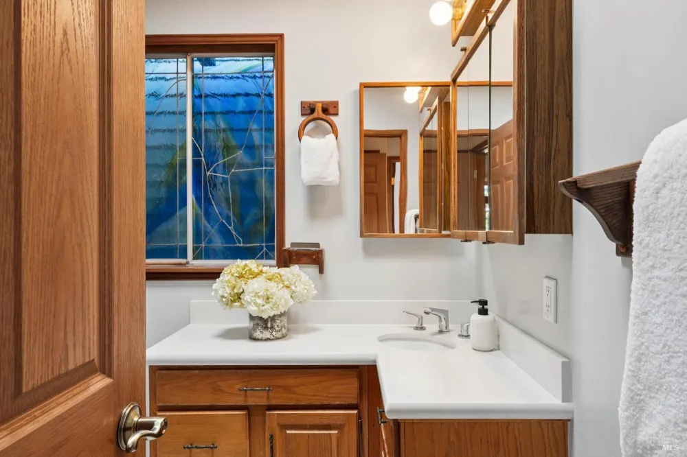 1091 W California Avenue Mill Valley, CA 94941