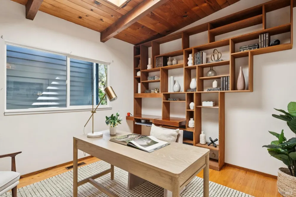 1091 W California Avenue Mill Valley, CA 94941