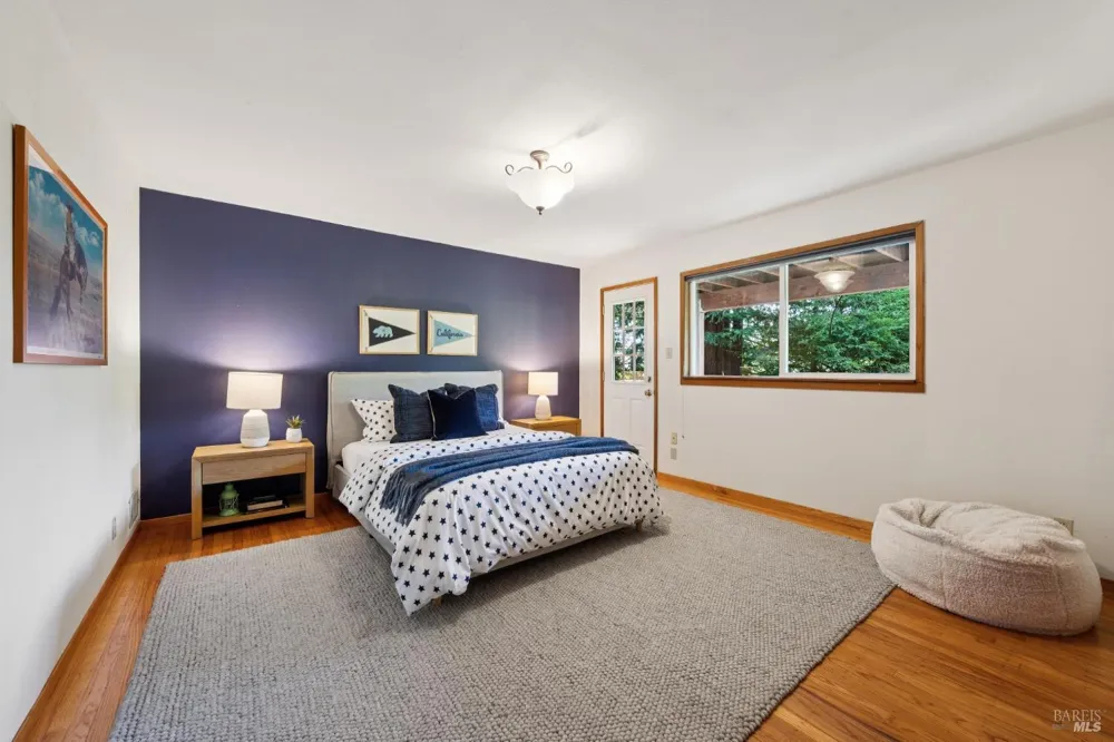 1091 W California Avenue Mill Valley, CA 94941