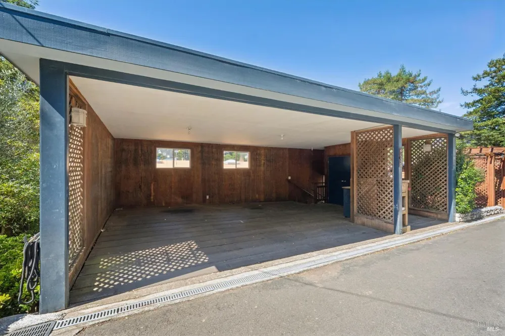 1091 W California Avenue Mill Valley, CA 94941