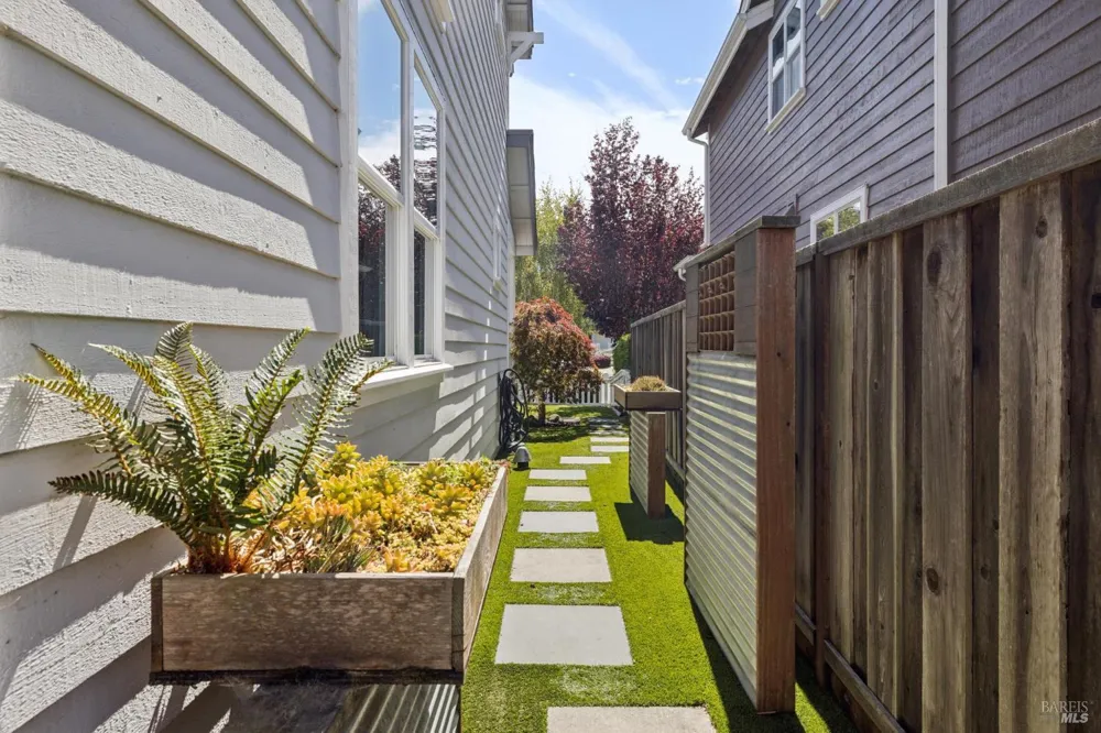 25 Wildflower Drive Corte Madera, CA 94925