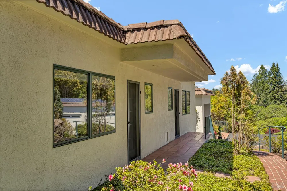 3975 Chanate Road Santa Rosa, CA 95404