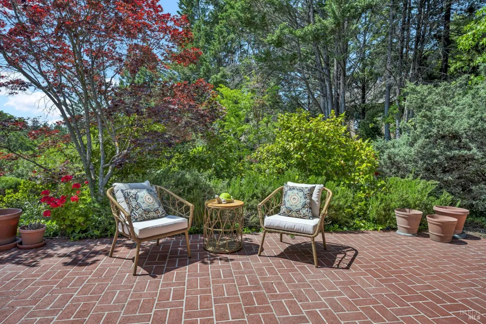 3975 Chanate Road Santa Rosa, CA 95404