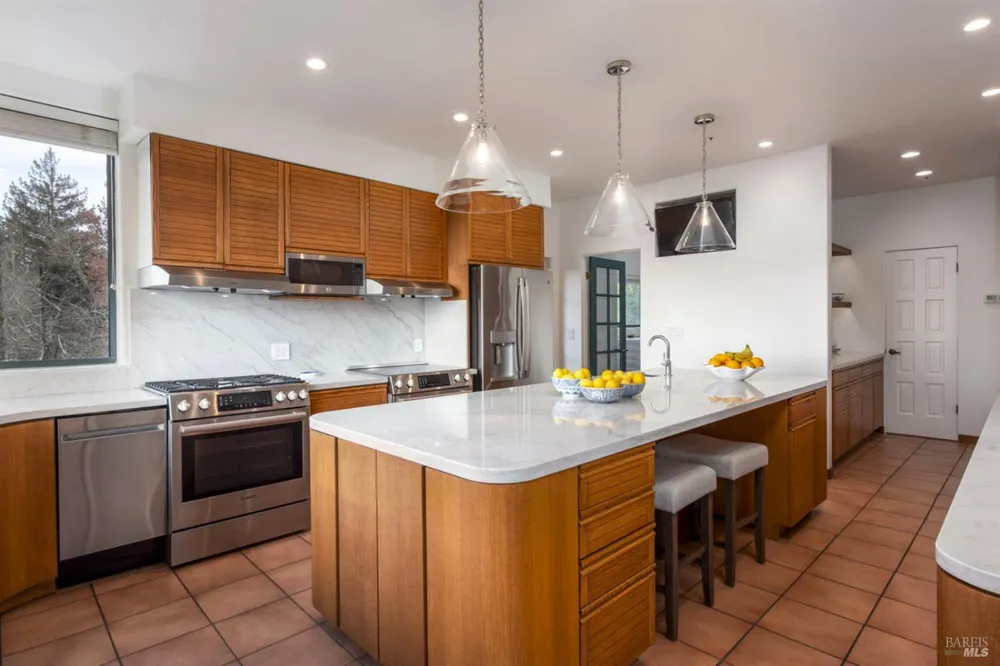 3975 Chanate Road Santa Rosa, CA 95404