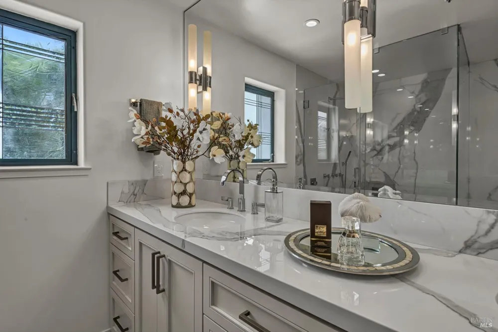 3975 Chanate Road Santa Rosa, CA 95404