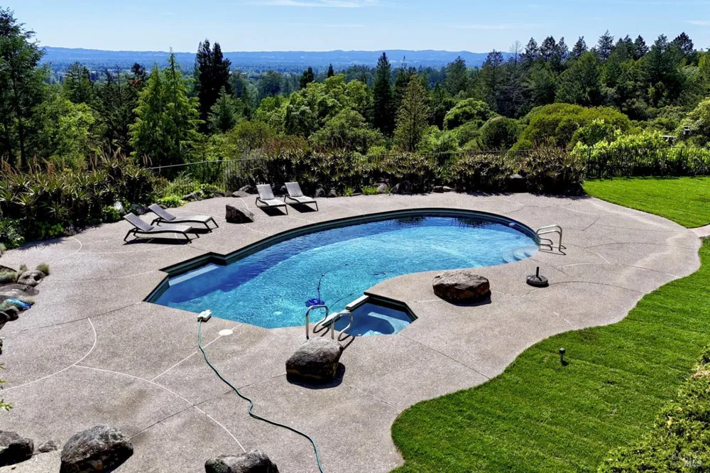 3975 Chanate Road Santa Rosa, CA 95404