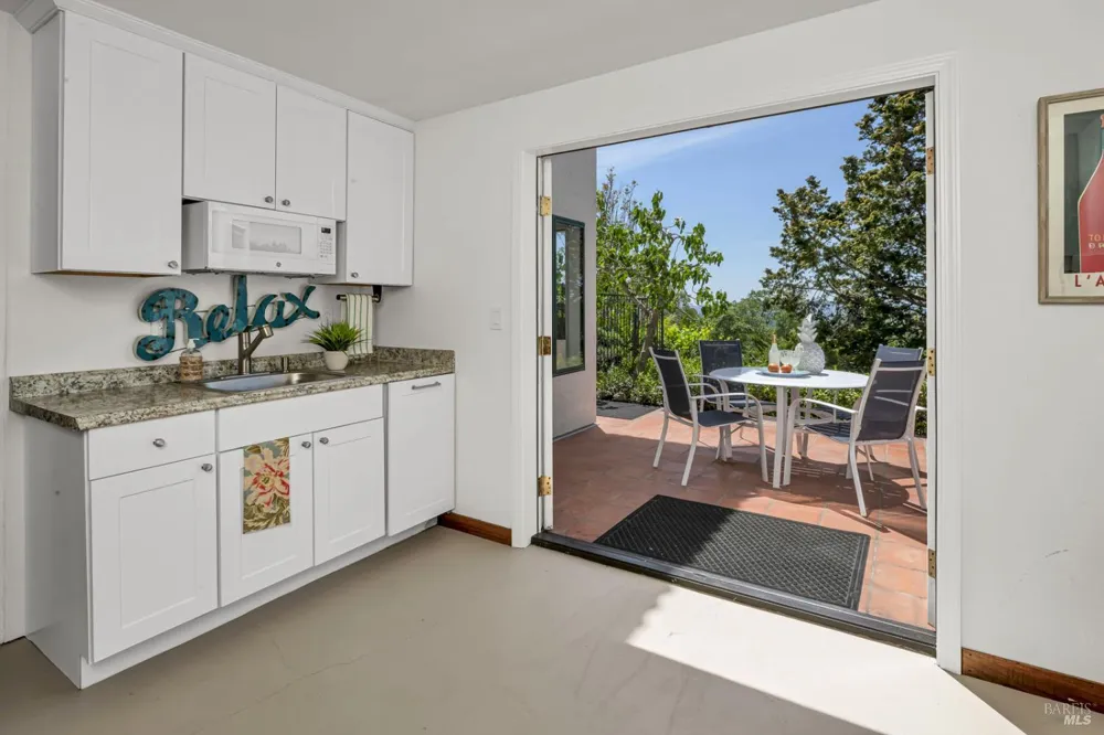 3975 Chanate Road Santa Rosa, CA 95404