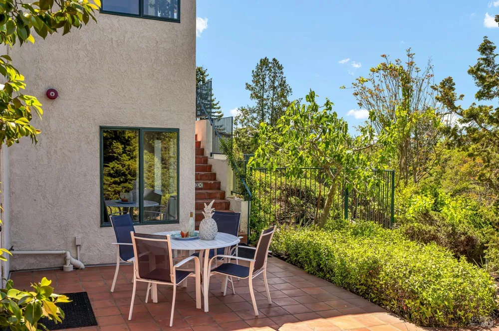 3975 Chanate Road Santa Rosa, CA 95404