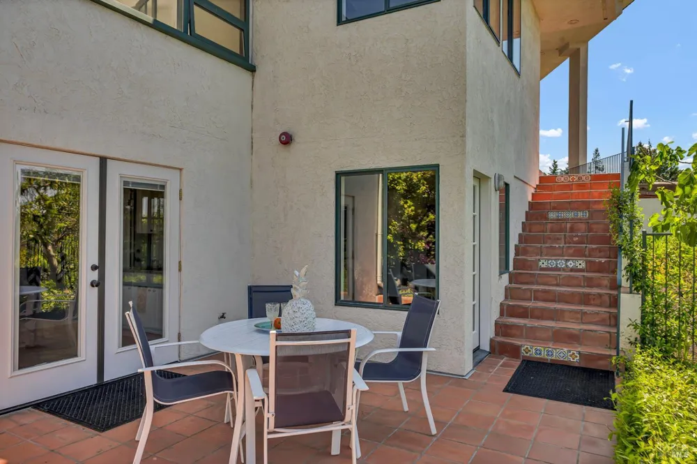3975 Chanate Road Santa Rosa, CA 95404