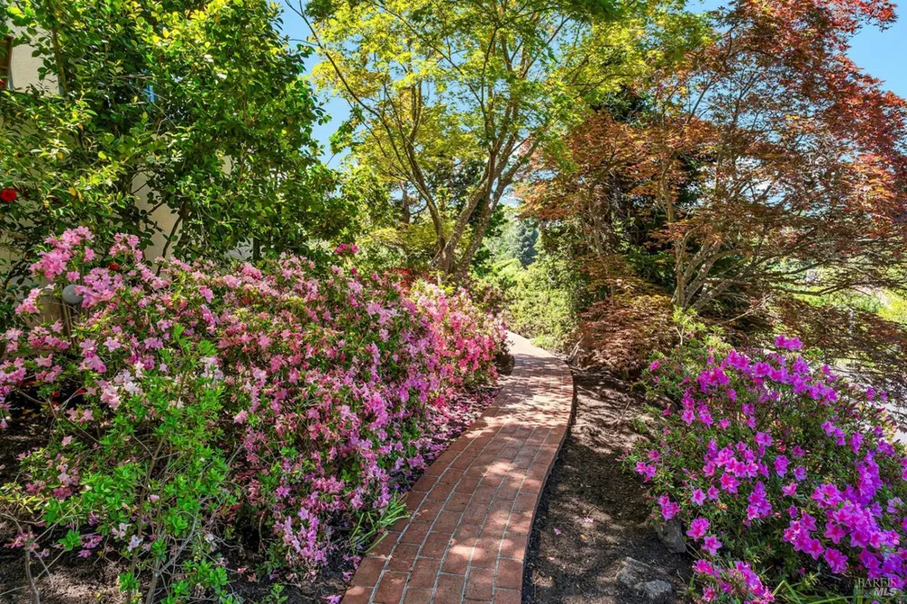 3975 Chanate Road Santa Rosa, CA 95404