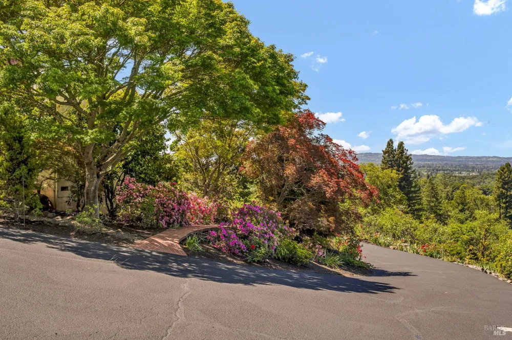 3975 Chanate Road Santa Rosa, CA 95404