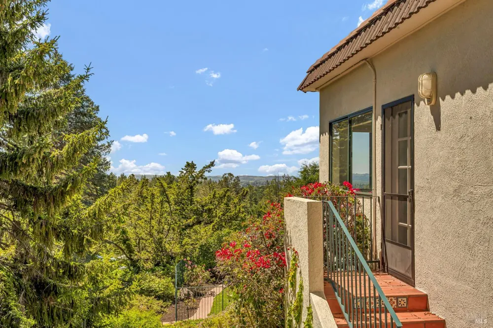3975 Chanate Road Santa Rosa, CA 95404