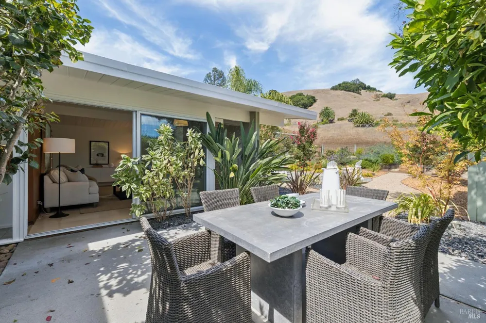 964 Del Ganado Road San Rafael, CA 94903