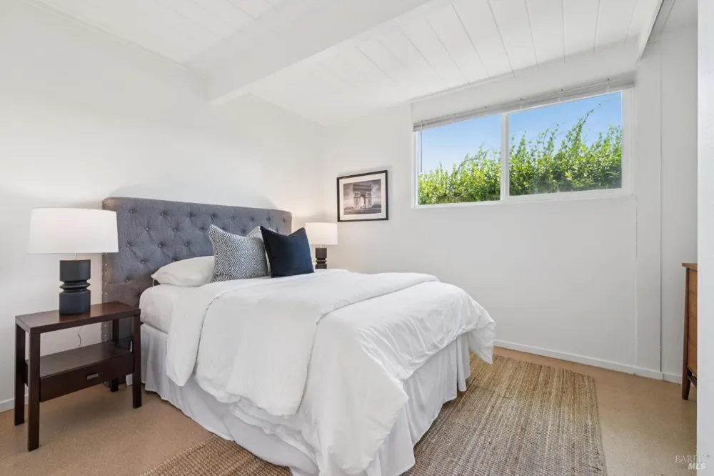 964 Del Ganado Road San Rafael, CA 94903