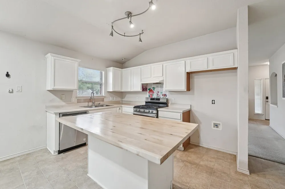 1724 Darjeeling Drive Pflugerville, TX 78660