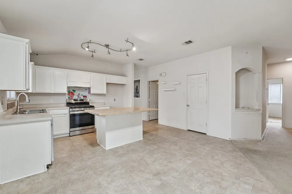 1724 Darjeeling Drive Pflugerville, TX 78660