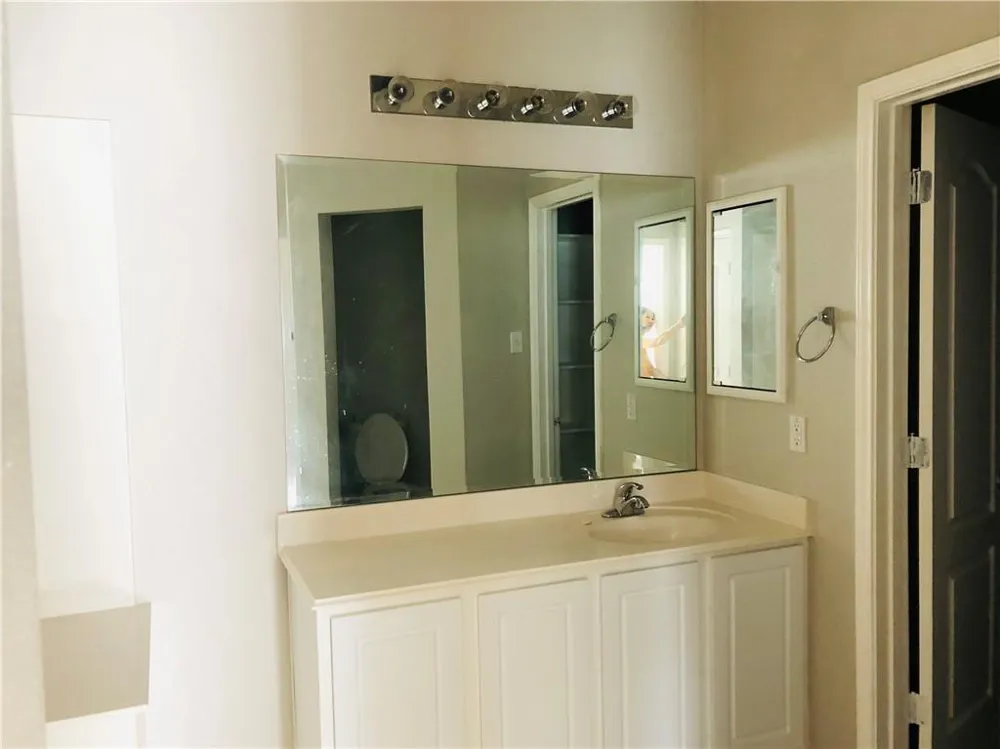 3750 Sandy Brook Drive Round Rock, TX 78665
