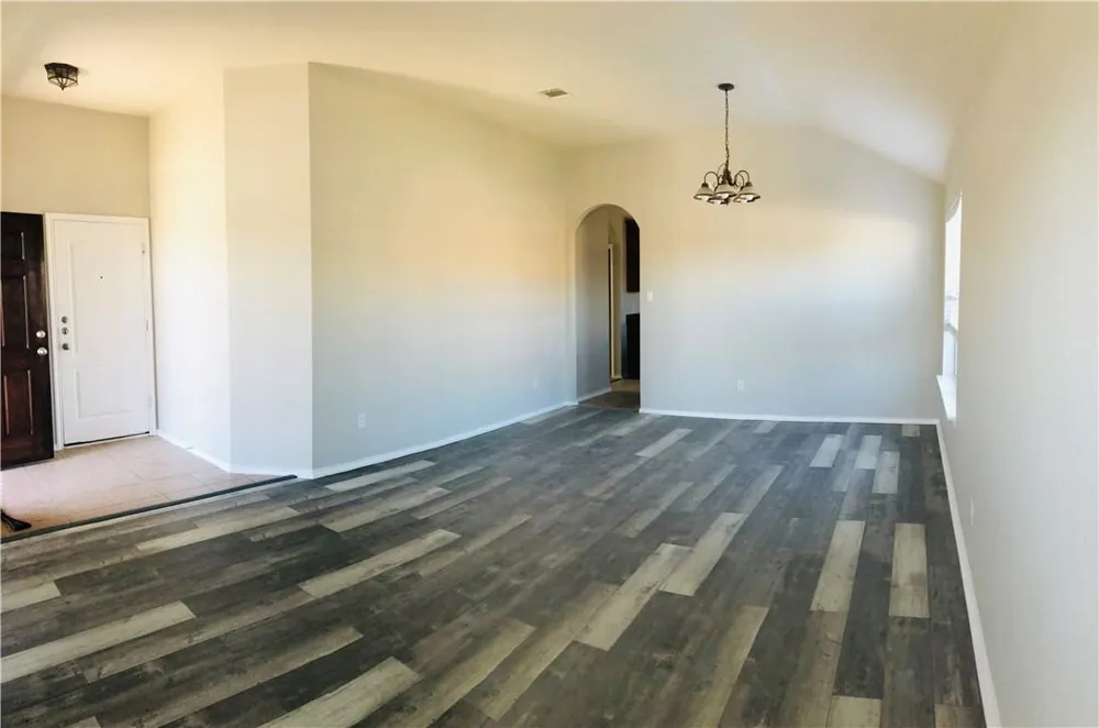 3750 Sandy Brook Drive Round Rock, TX 78665