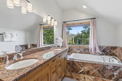 419 Silver Circle