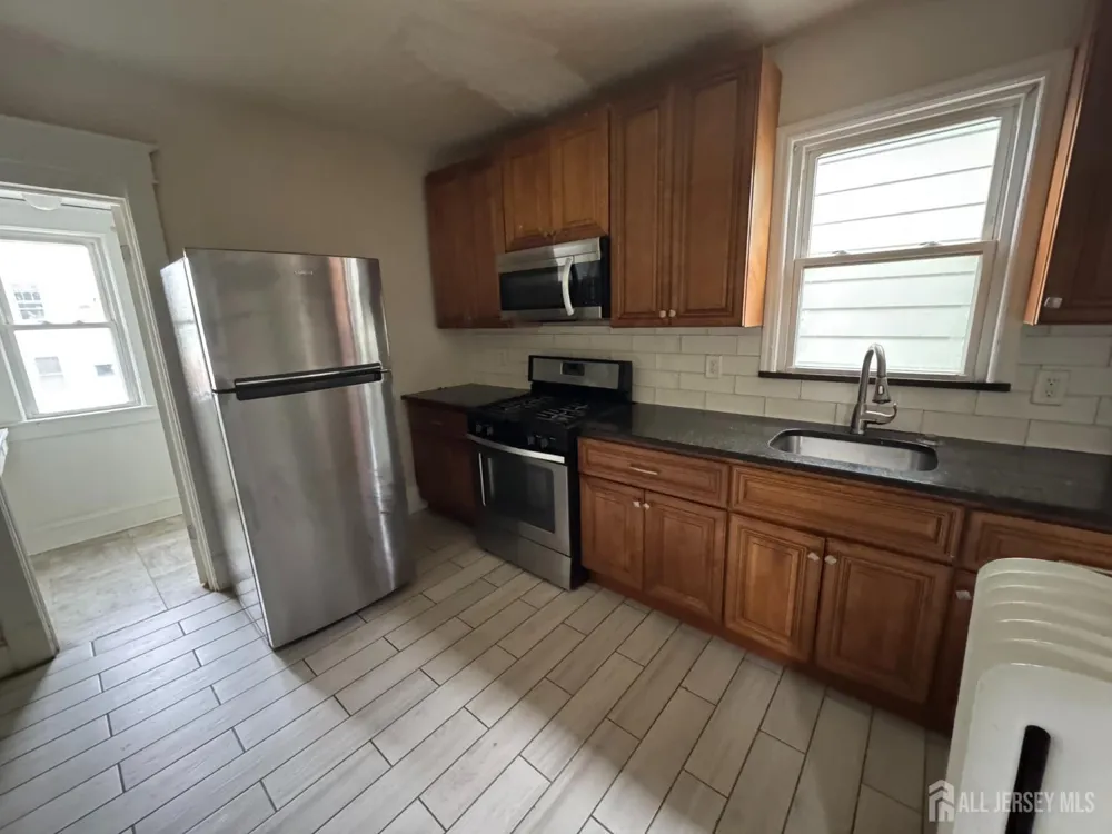 7 Maple Street New Brunswick, NJ 08901