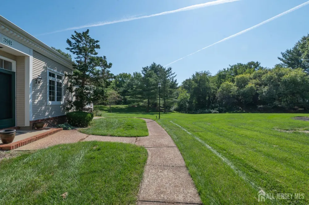 39 Winthrop Road #B Monroe, NJ 08831