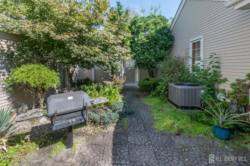 39 Winthrop Road #B Monroe, NJ 08831