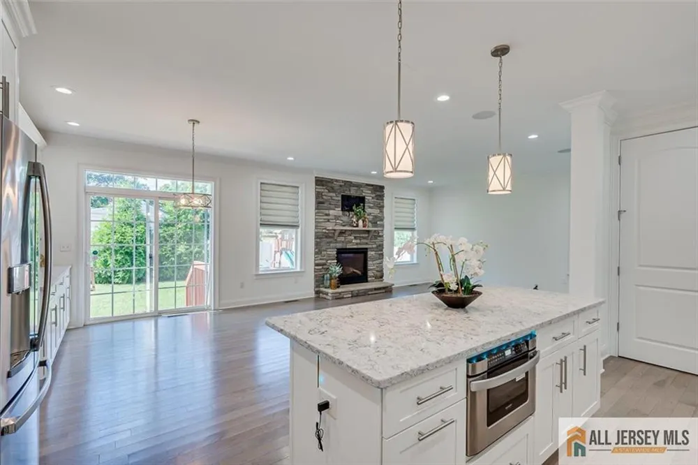 23 Dalton Place Edison, NJ 08817