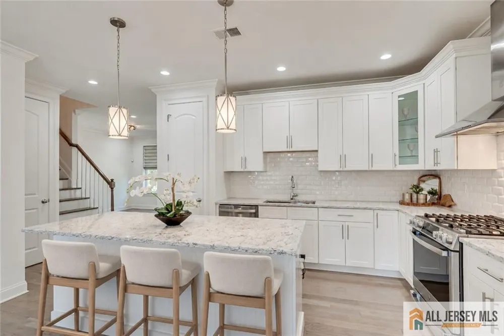 23 Dalton Place Edison, NJ 08817