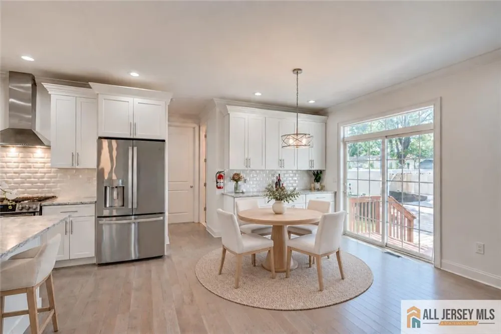 23 Dalton Place Edison, NJ 08817