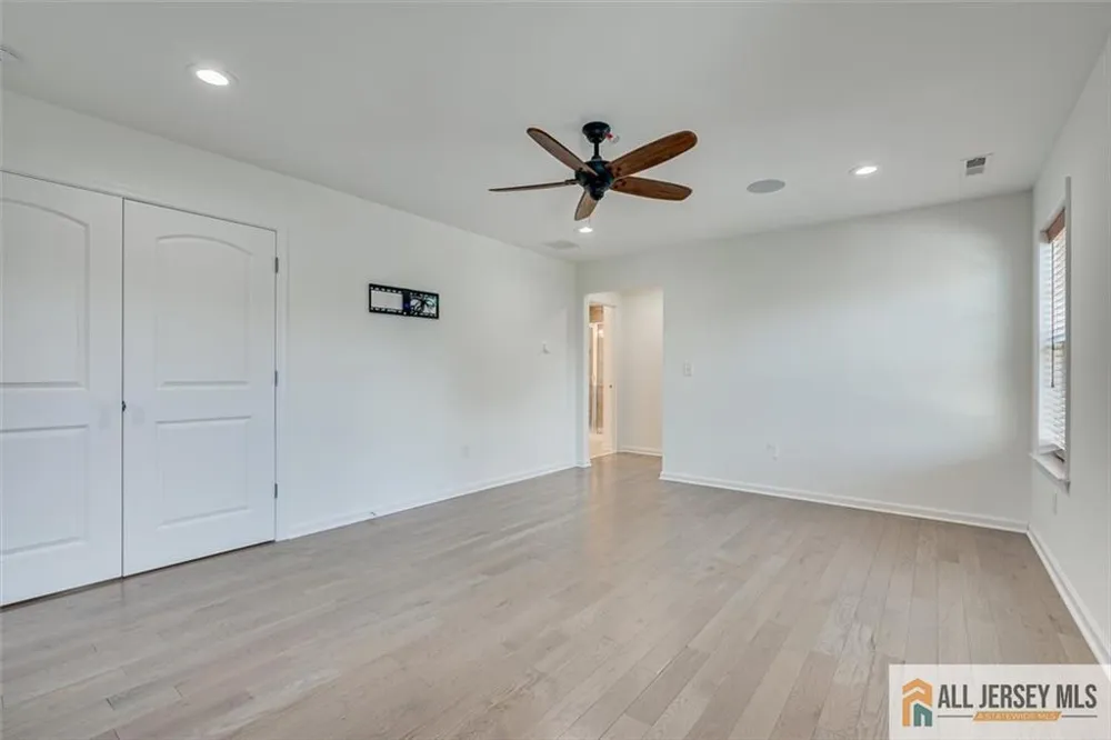 23 Dalton Place Edison, NJ 08817
