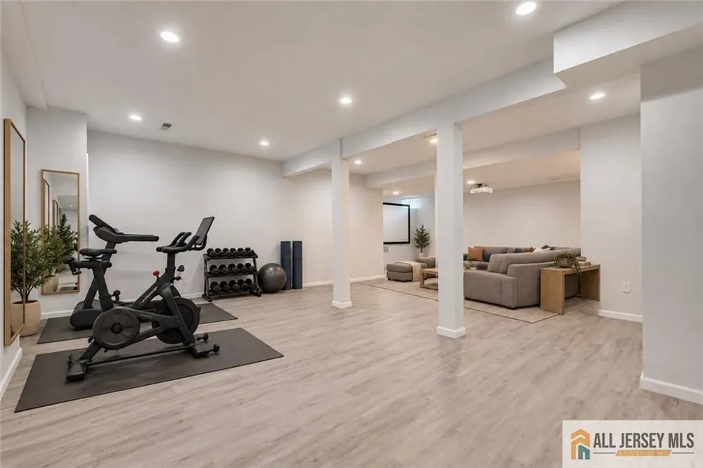 23 Dalton Place Edison, NJ 08817