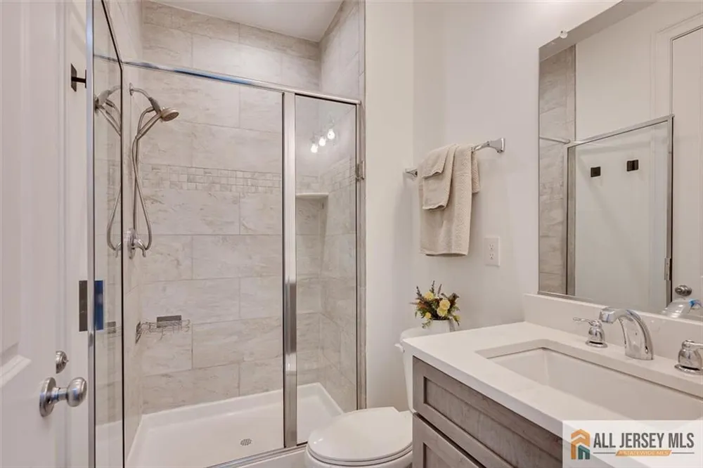 23 Dalton Place Edison, NJ 08817