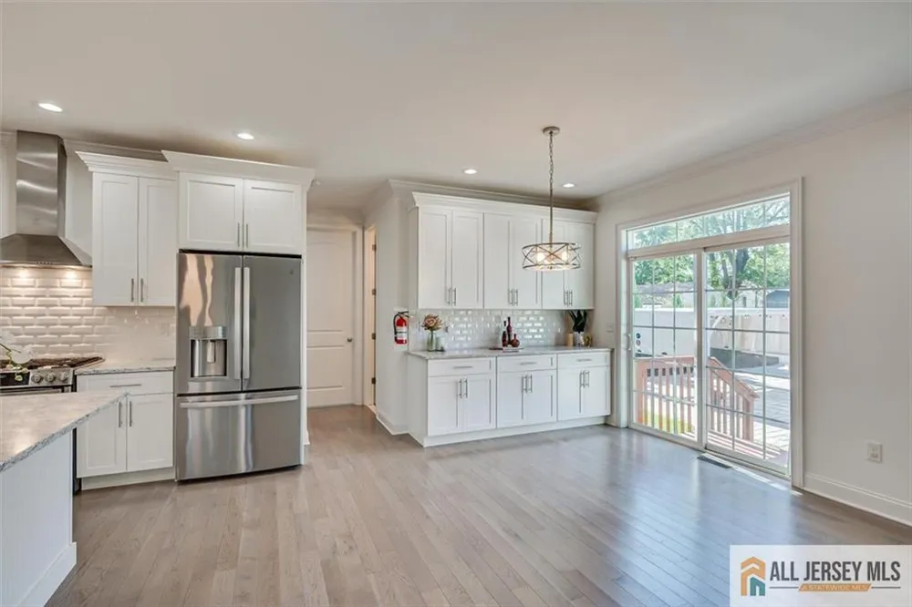 23 Dalton Place Edison, NJ 08817