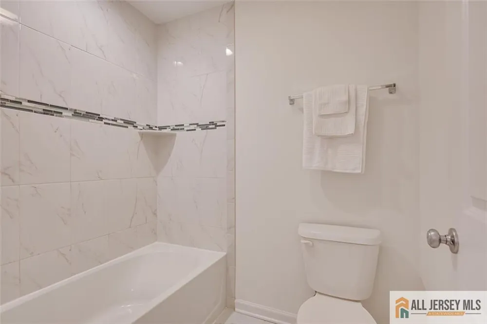 23 Dalton Place Edison, NJ 08817