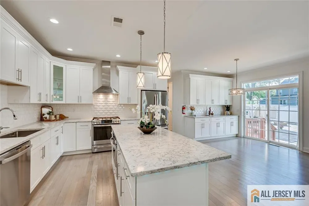 23 Dalton Place Edison, NJ 08817