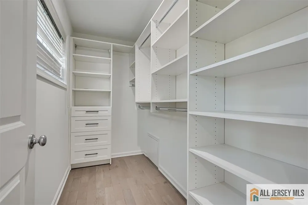 23 Dalton Place Edison, NJ 08817