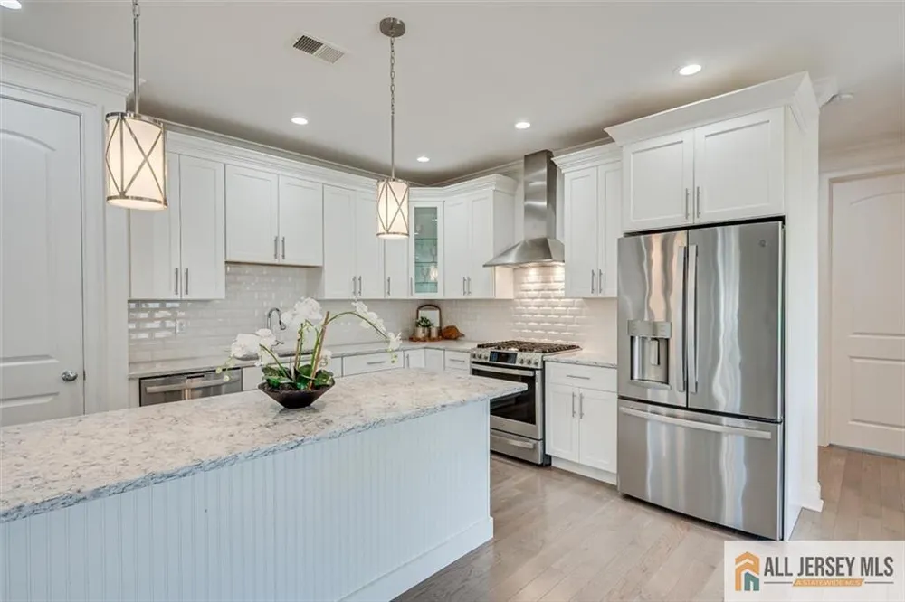 23 Dalton Place Edison, NJ 08817