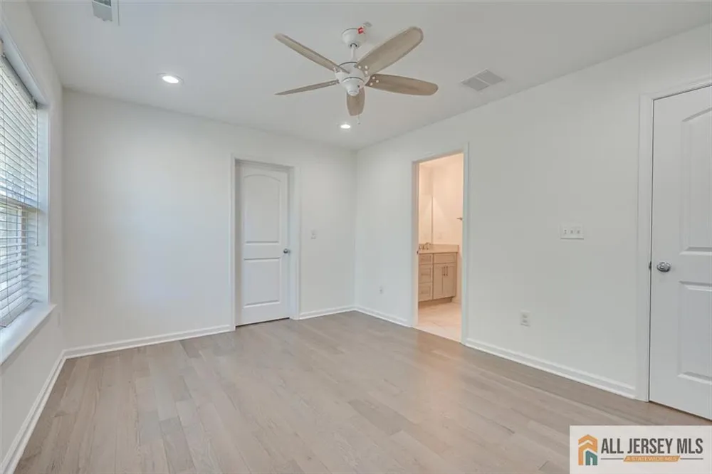 23 Dalton Place Edison, NJ 08817