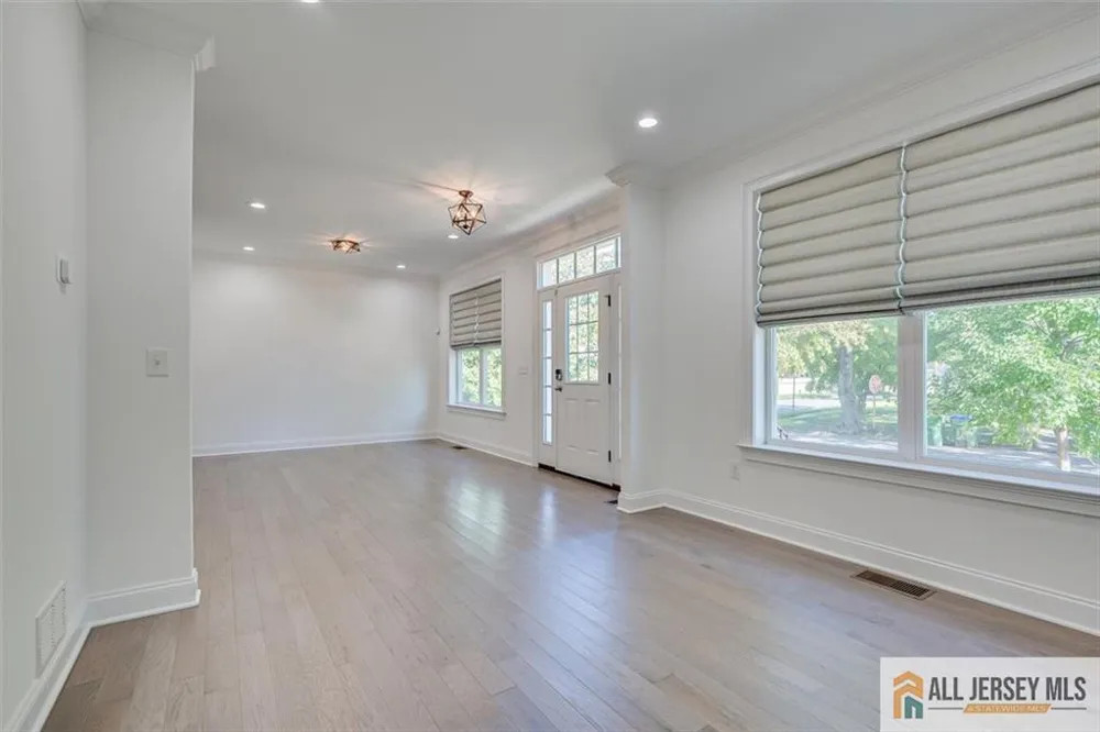 23 Dalton Place Edison, NJ 08817