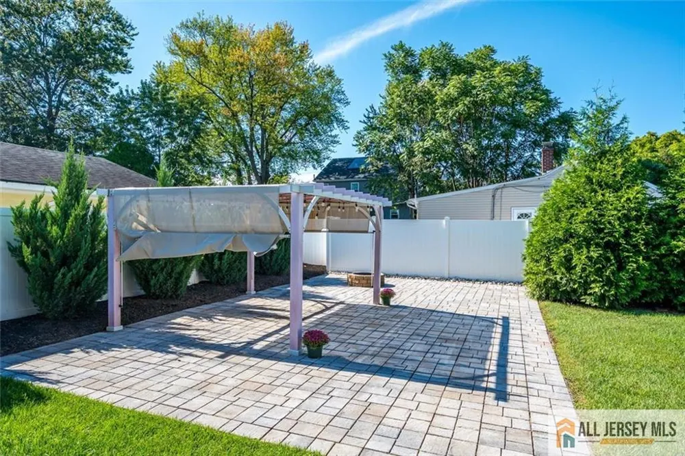 23 Dalton Place Edison, NJ 08817