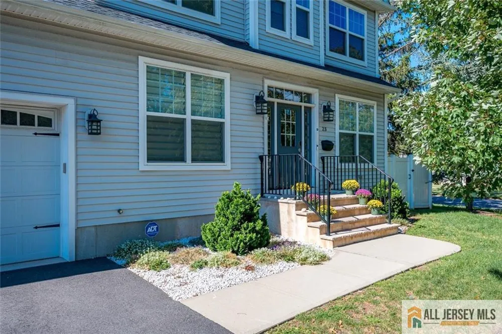 23 Dalton Place Edison, NJ 08817