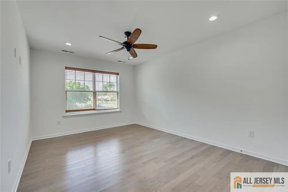 23 Dalton Place Edison, NJ 08817