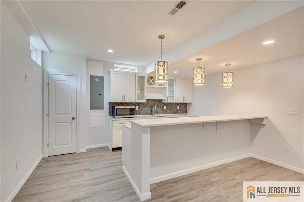23 Dalton Place Edison, NJ 08817