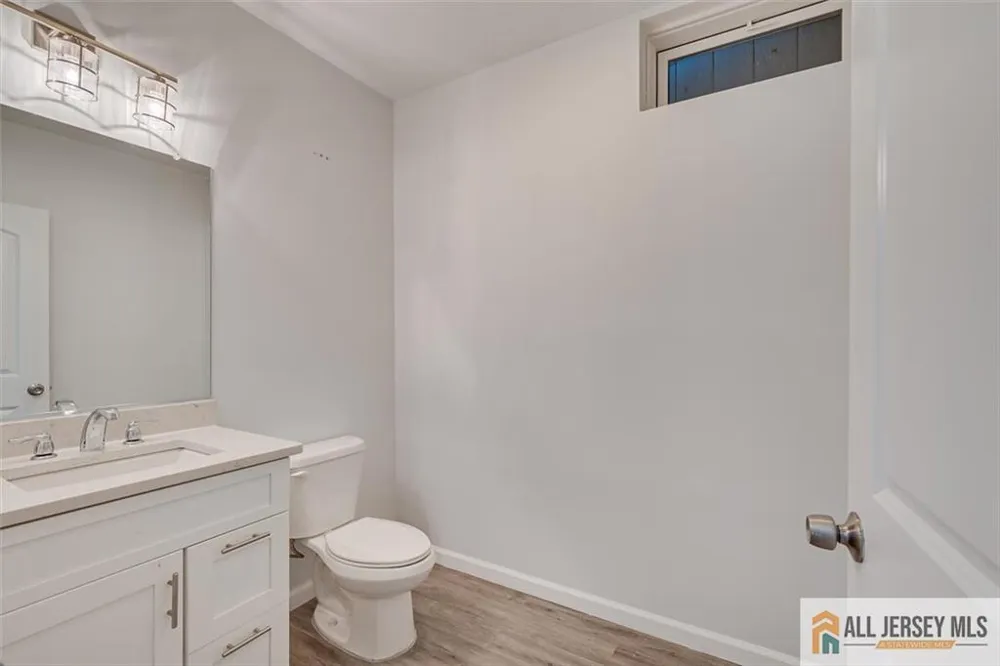 23 Dalton Place Edison, NJ 08817
