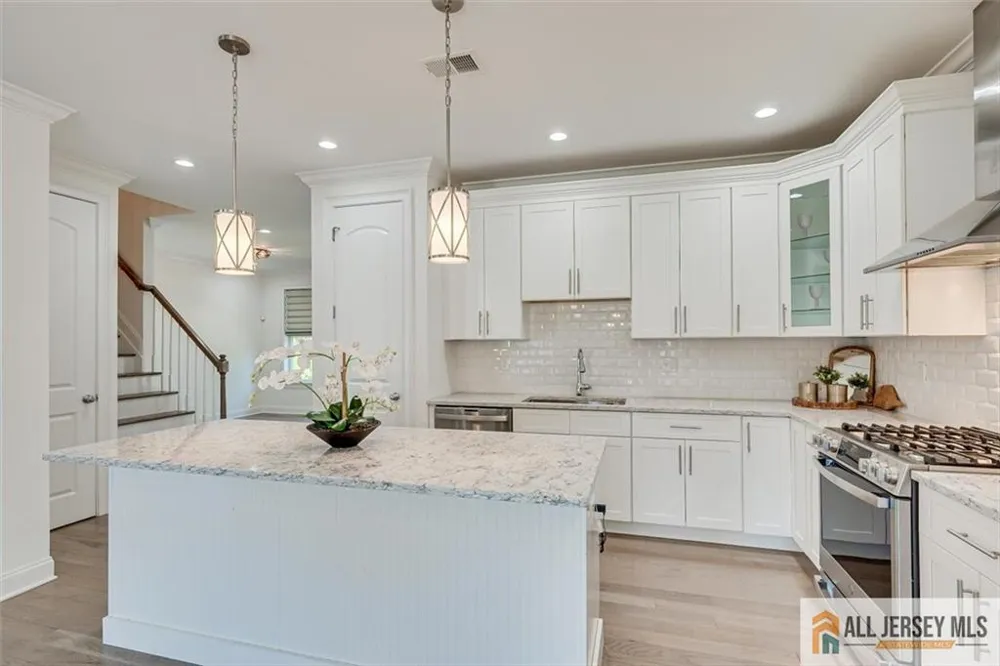 23 Dalton Place Edison, NJ 08817